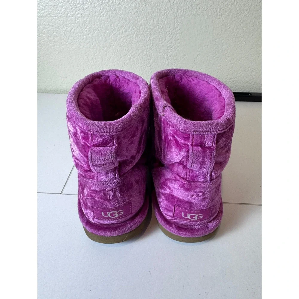 UGG Classic Mini Velvet Ankle Boots‎ Kids Size 4 Pink Crushed Velvet Cozy Glam